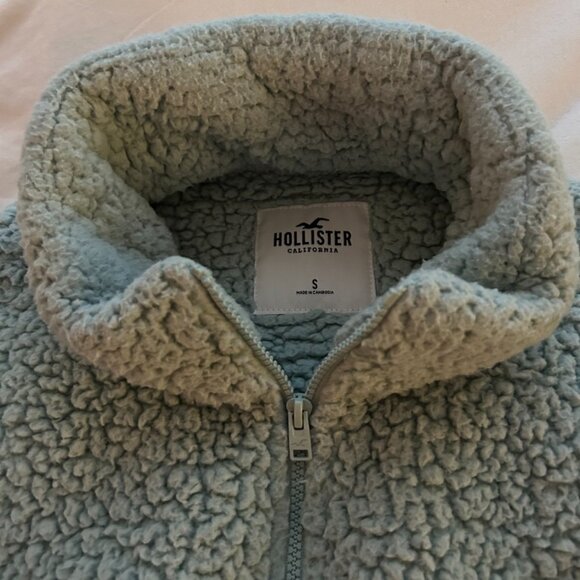 Hollister sweater - Picture 3 of 4